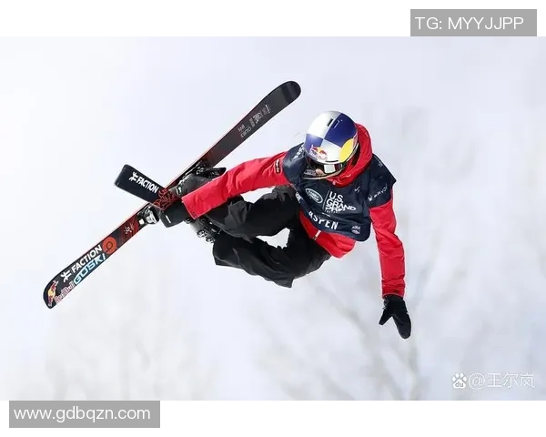 足球球星自律精神壁纸展现运动员坚韧毅力与专业态度的视觉魅力